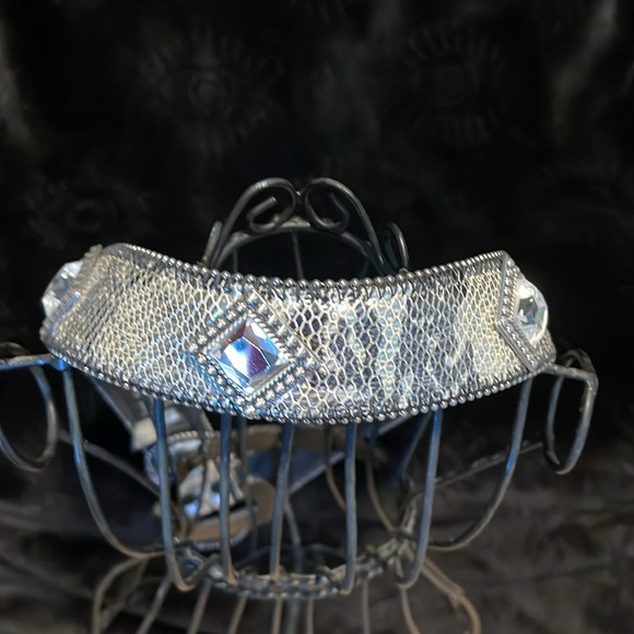 NWT Miss Me Silver Snakeskin Print Belt - Picture 3 of 11